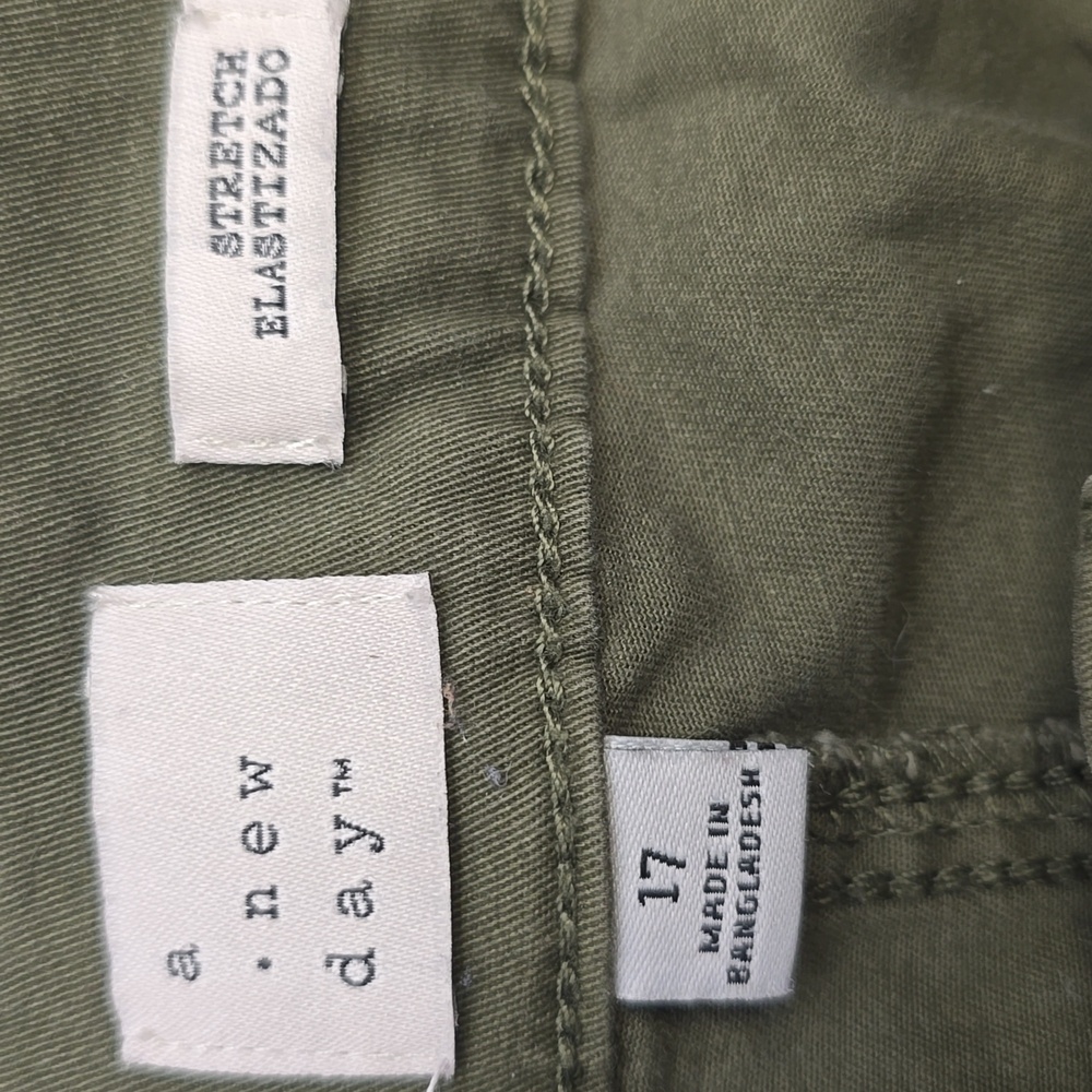 a new day Women's Dark Olive Cargo Pants, Size 17 - Picture 4 of 5